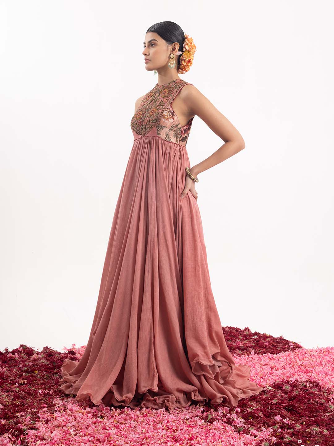 Elegant one-piece long dress in peach cotton silk.