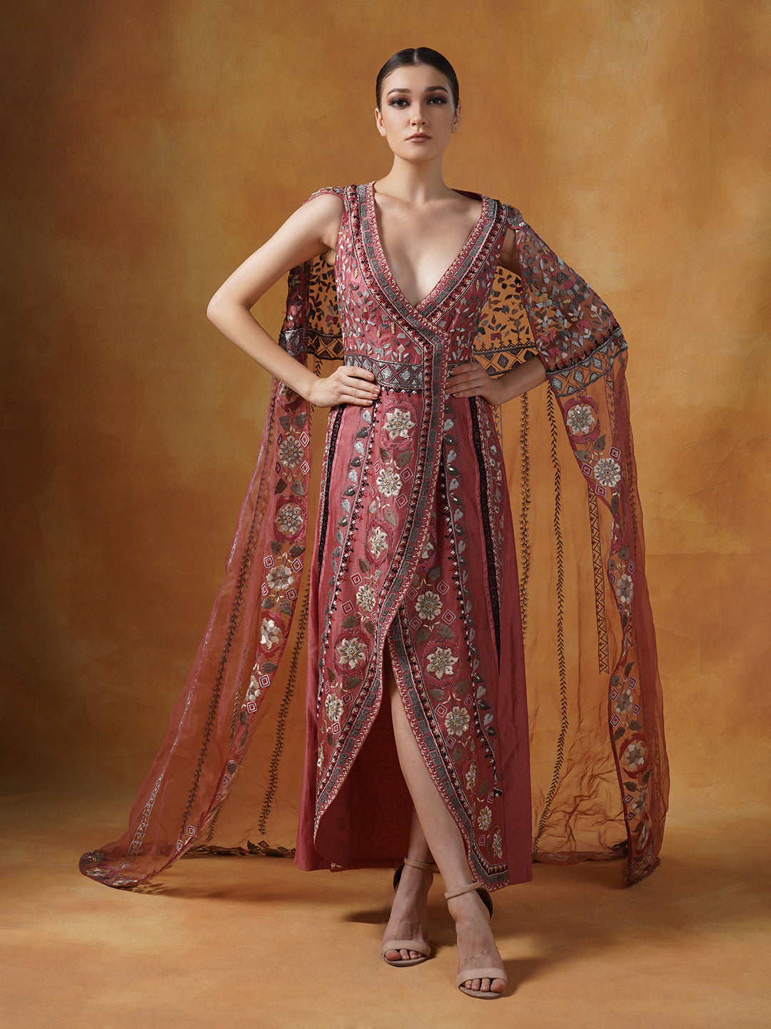 Cotton silk gown with an attached embroidered trail.