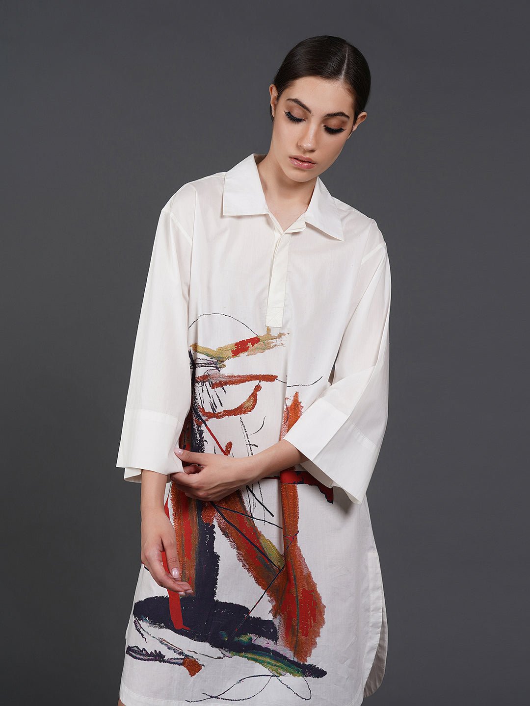 White cotton kurta showcasing abstract digital print in the front. - samantchauhan