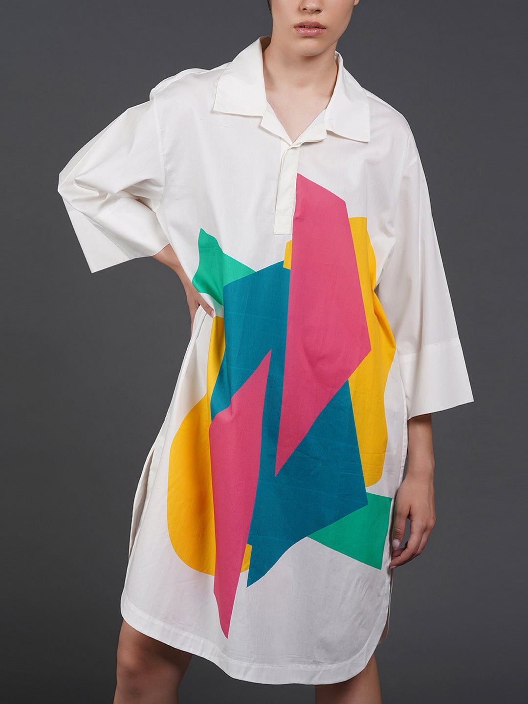 White cotton kurta showcasing abstract digital print in the front - samantchauhan