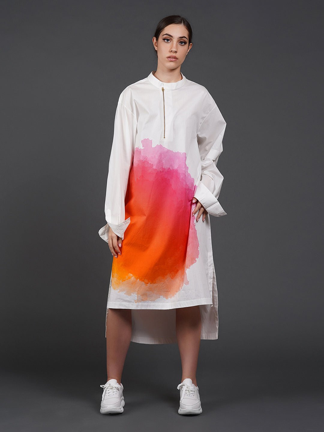 White cotton kurta showcasing abstract digital print in the front. - samantchauhan