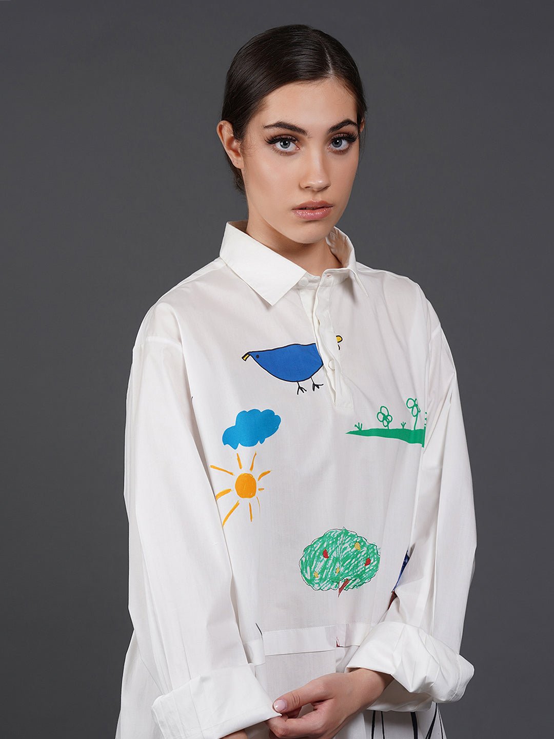 White cotton kurta showcasing abstract digital print in the front. - samantchauhan