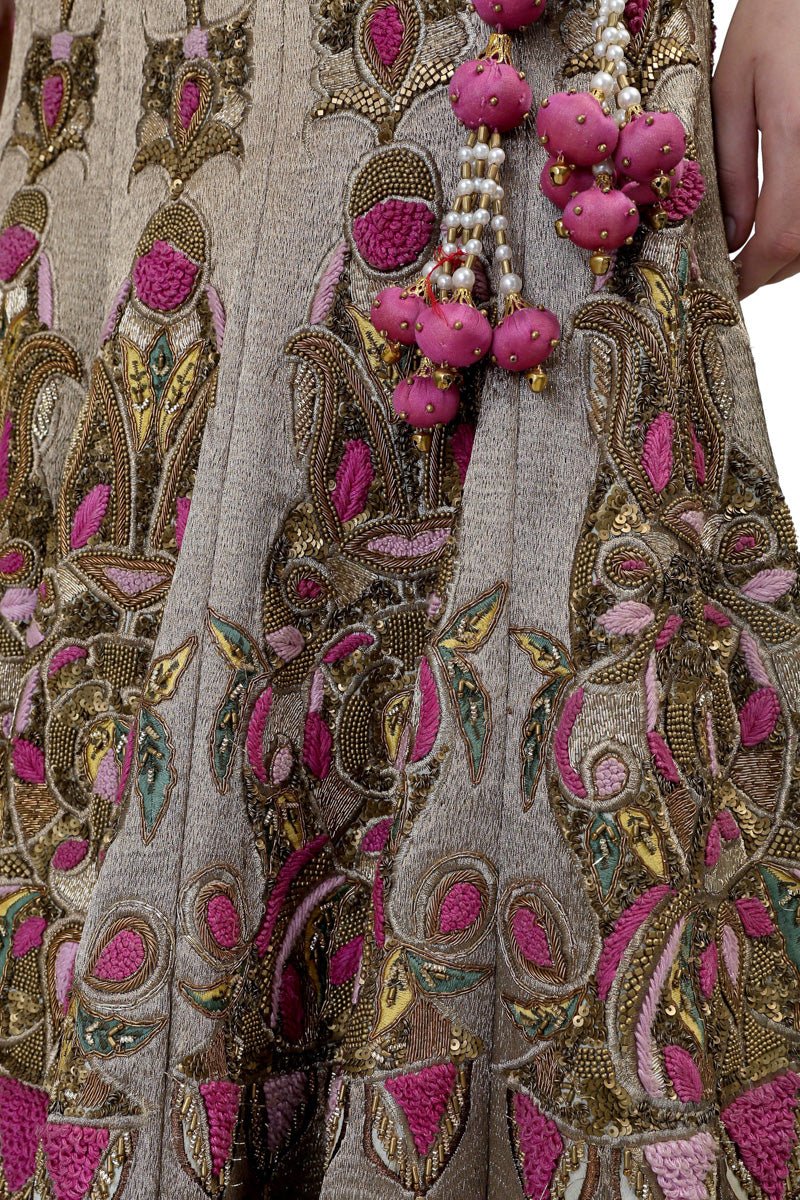 Sleevless Blouse & Lehenga set - samantchauhan