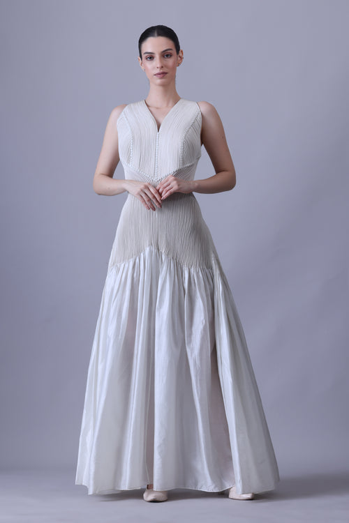 Ivory cotton silk V-neck gown.