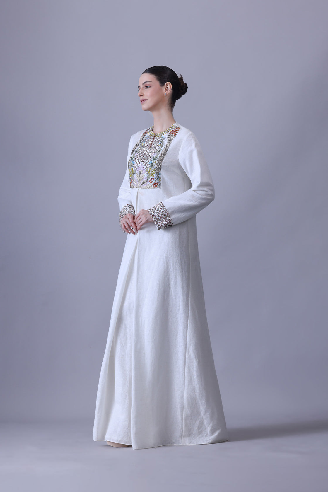 Ivory Yoke Ermbroidered Detail Straight Cut Kaftan
