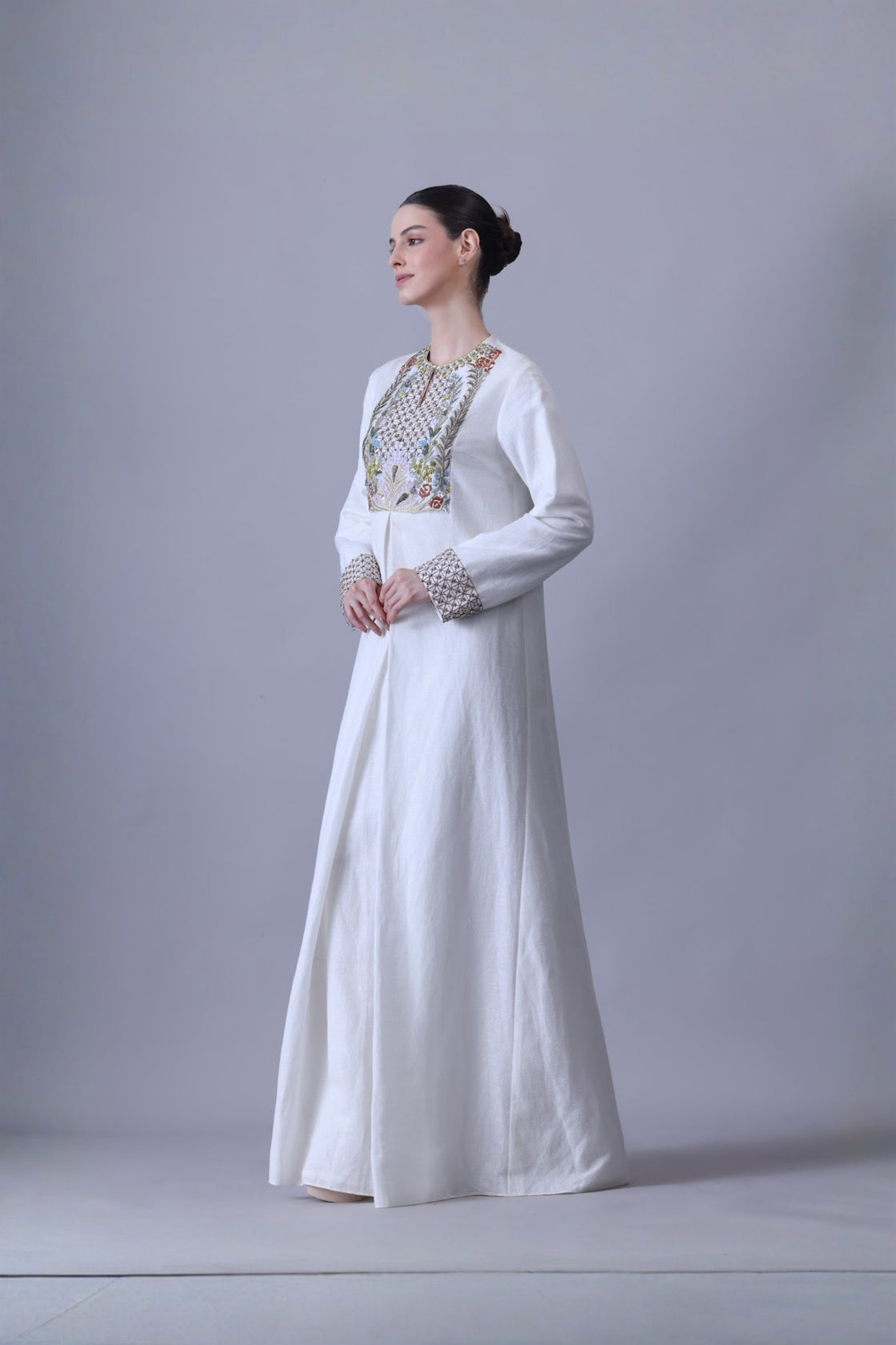 Ivory Yoke Ermbroidered Detail Straight Cut Kaftan