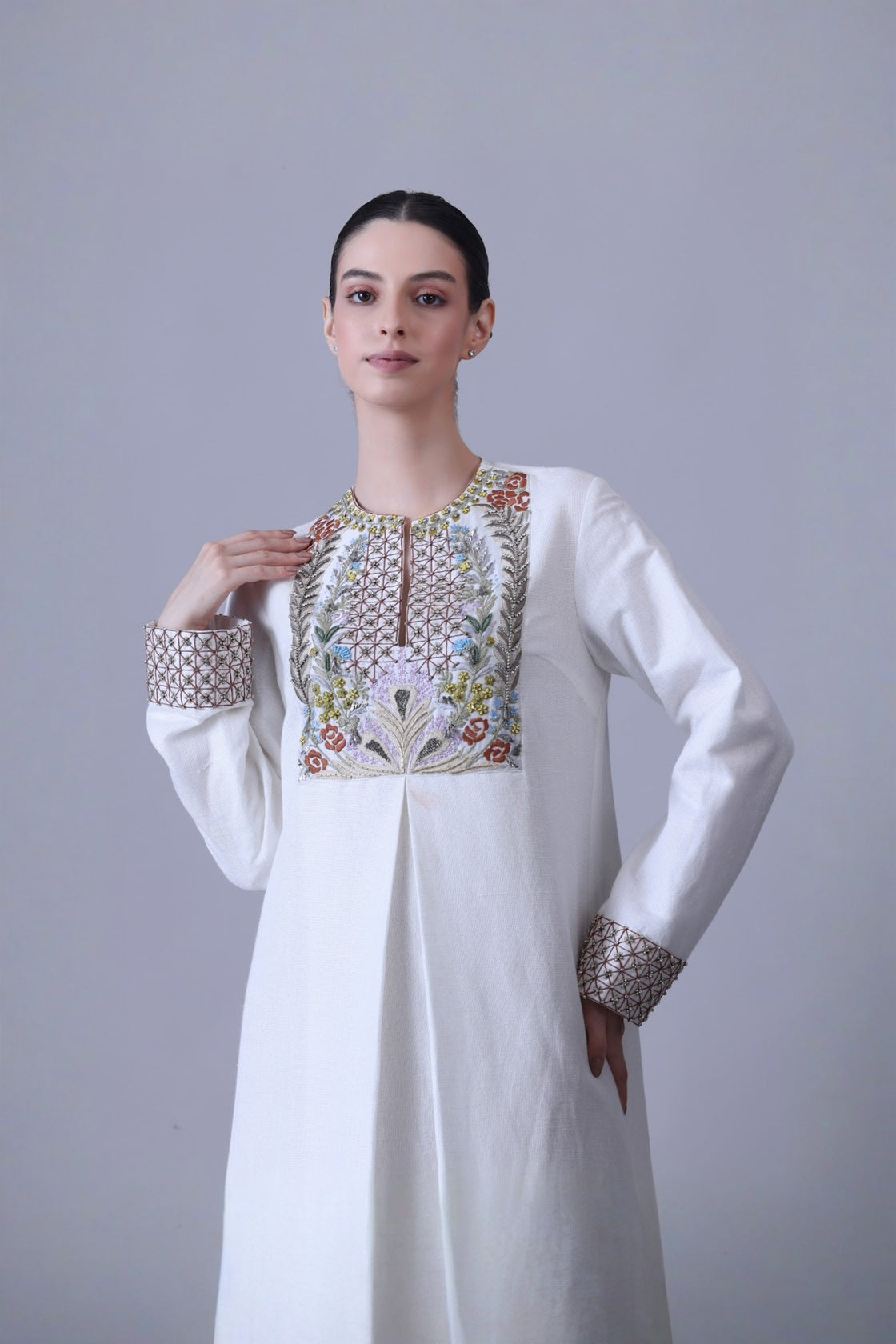 Ivory Yoke Ermbroidered Detail Straight Cut Kaftan