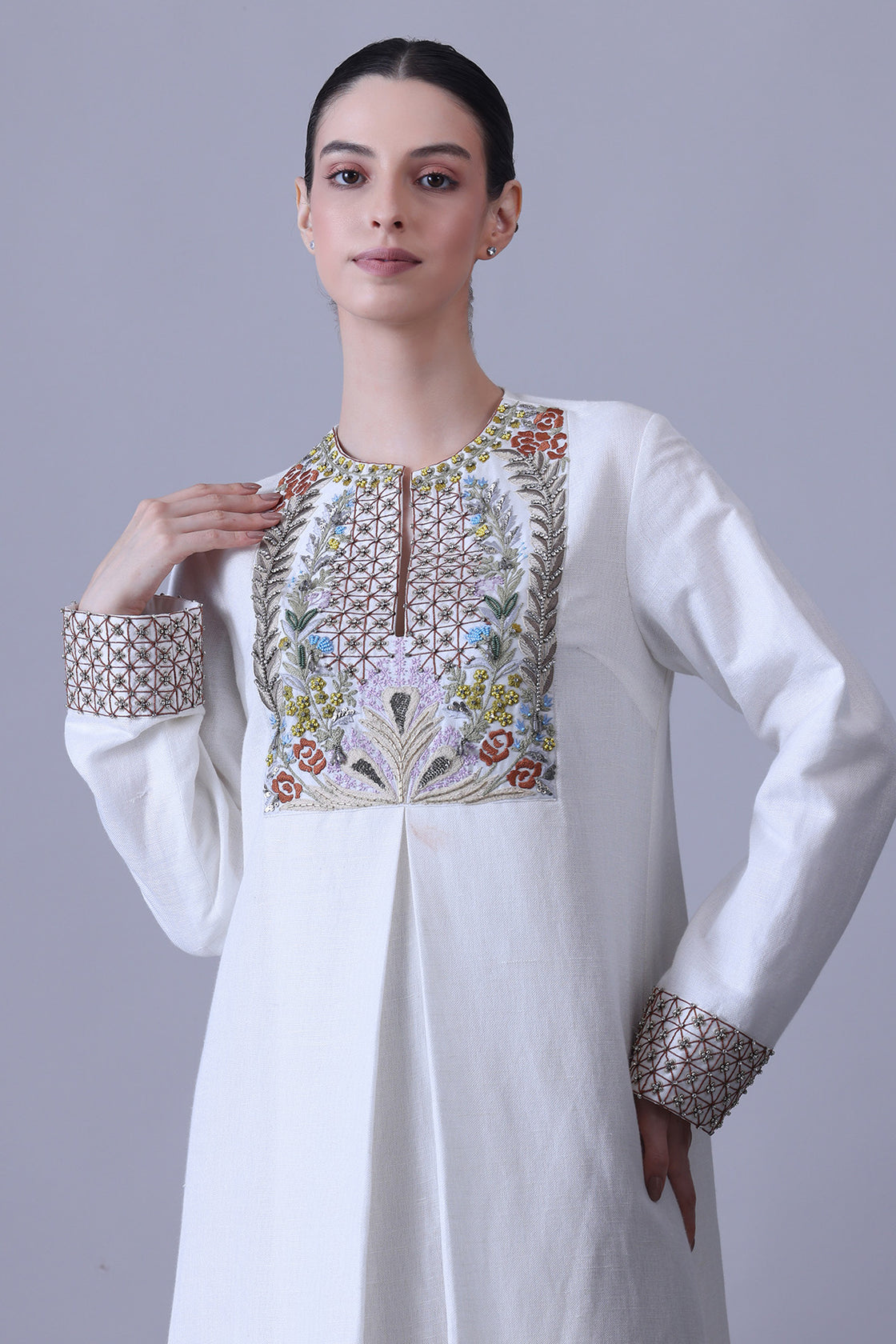 Ivory Yoke Ermbroidered Detail Straight Cut Kaftan