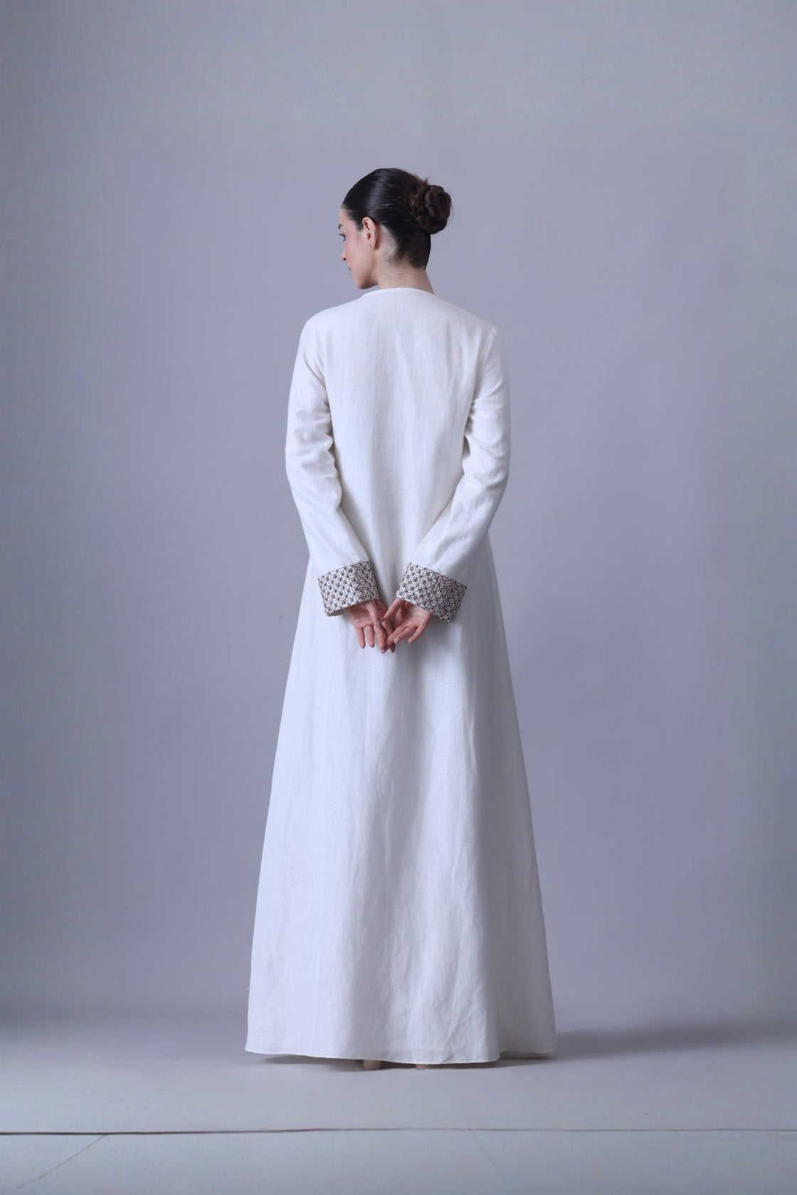 Ivory Yoke Ermbroidered Detail Straight Cut Kaftan