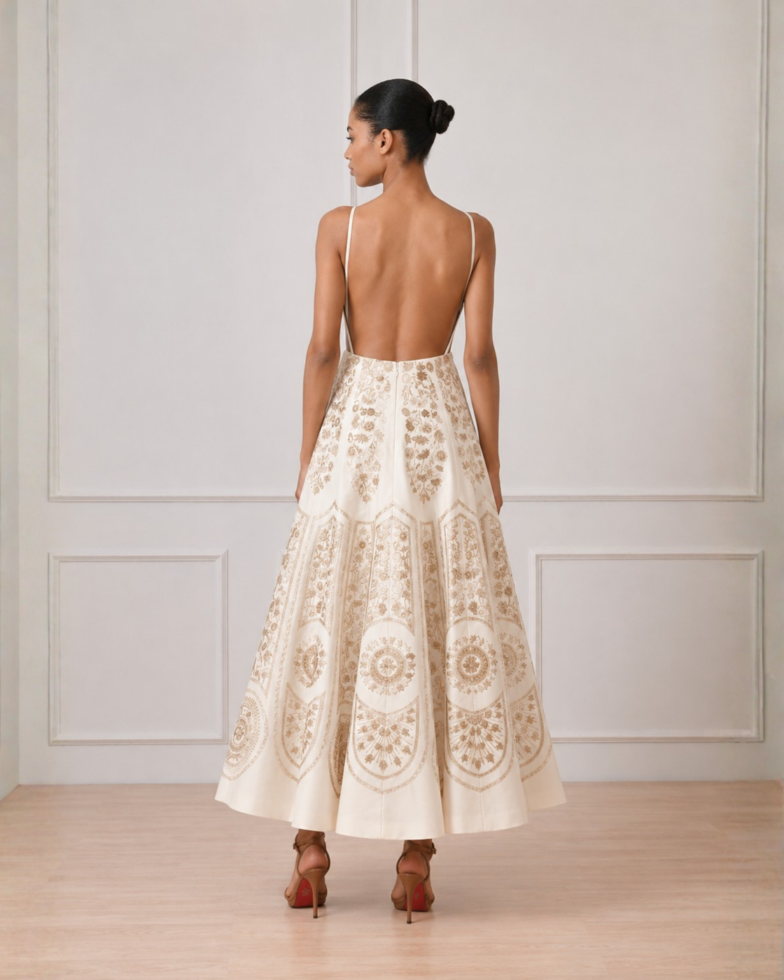 Backless gown