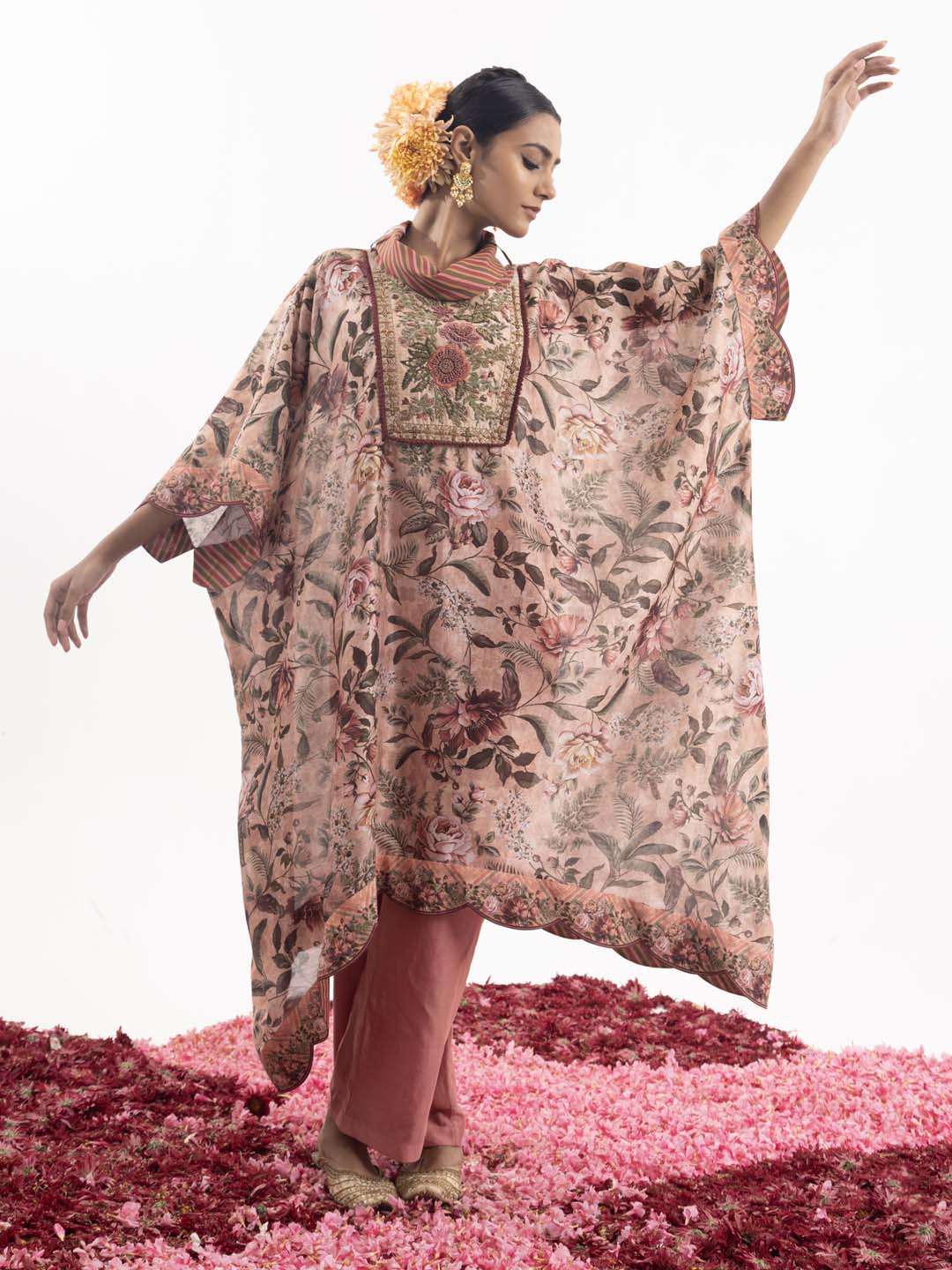 Printed kaftan paired with plain pants.
