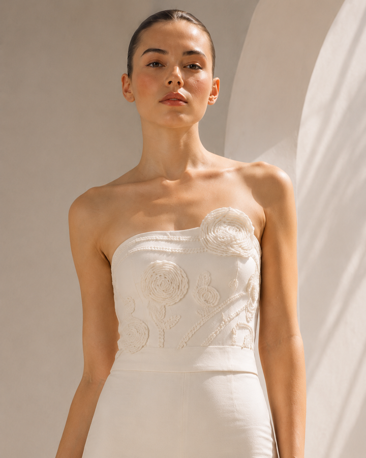 Embroidered Ivory jumpsuit with elegance