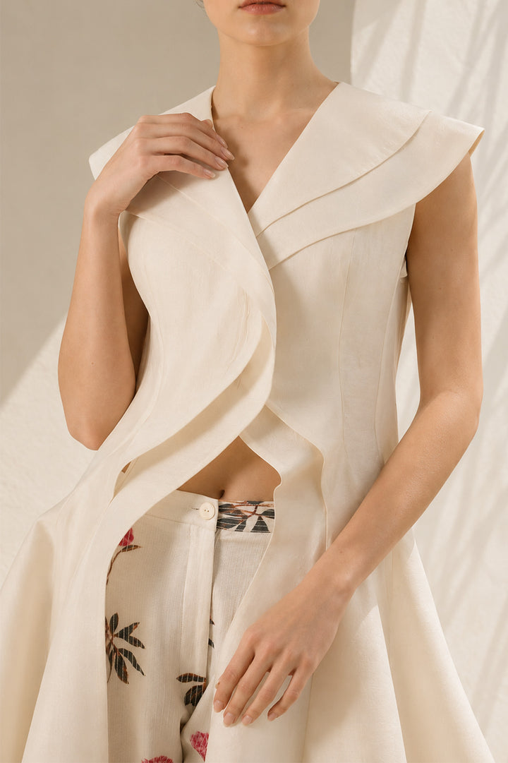 Ivory paneled jacket with printed pants