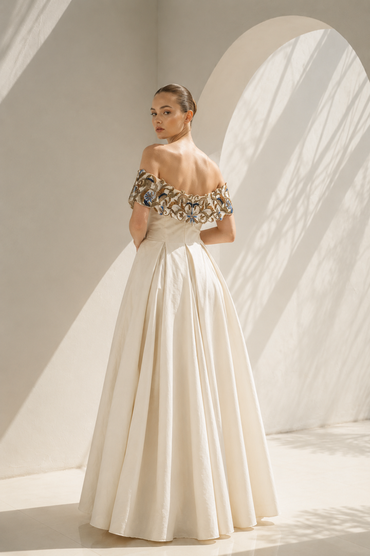 Ivory Gown With Sweetheart Elegance