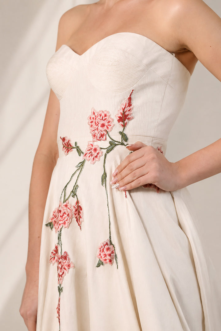 Ivory Bustier Gown With Sweetheart Charm