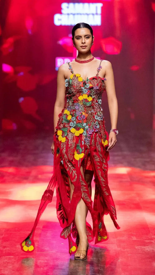 Mid-length dress featuring a 3D embroidered bodice