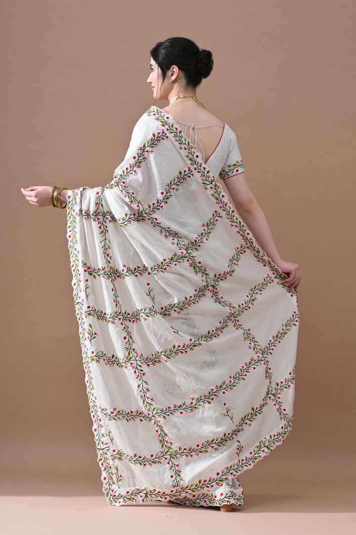 Soft Ivory Floral Threadwork Saree