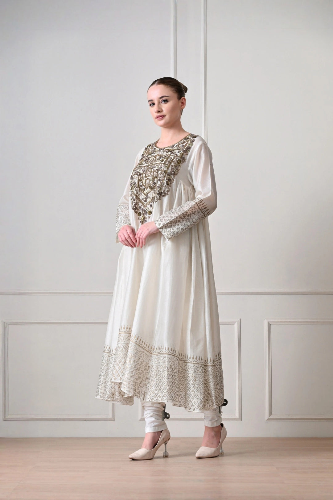 Ivory Zardozi Yoke Kurta Set with Lattice Border