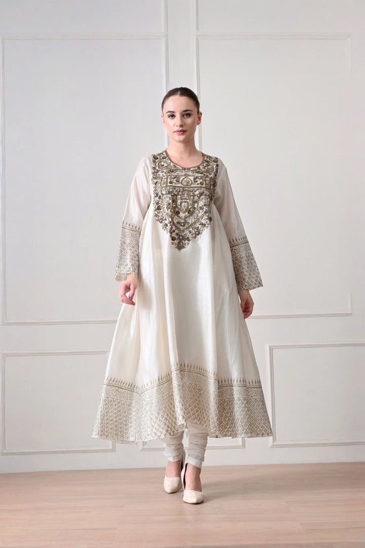 Ivory Zardozi Yoke Kurta Set with Lattice Border