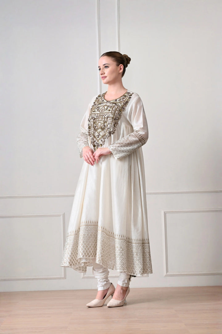 Ivory Zardozi Yoke Kurta Set with Lattice Border