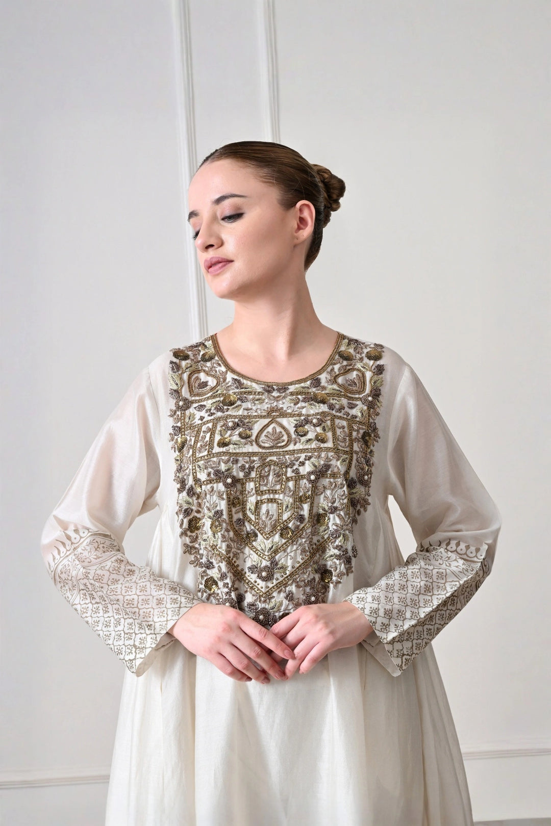 Ivory Zardozi Yoke Kurta Set with Lattice Border