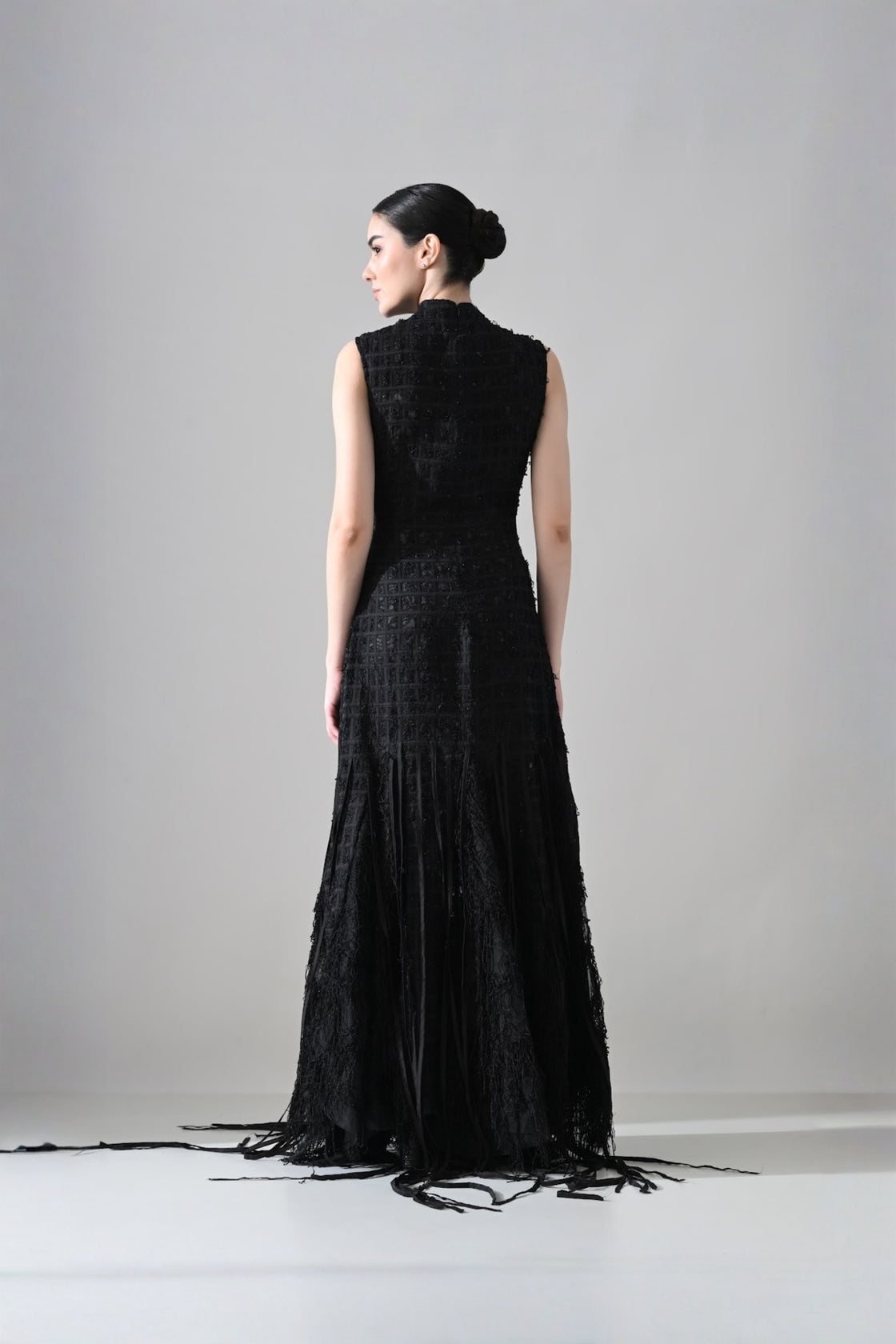 Black Sleeveless Grid-Textured Silhouette