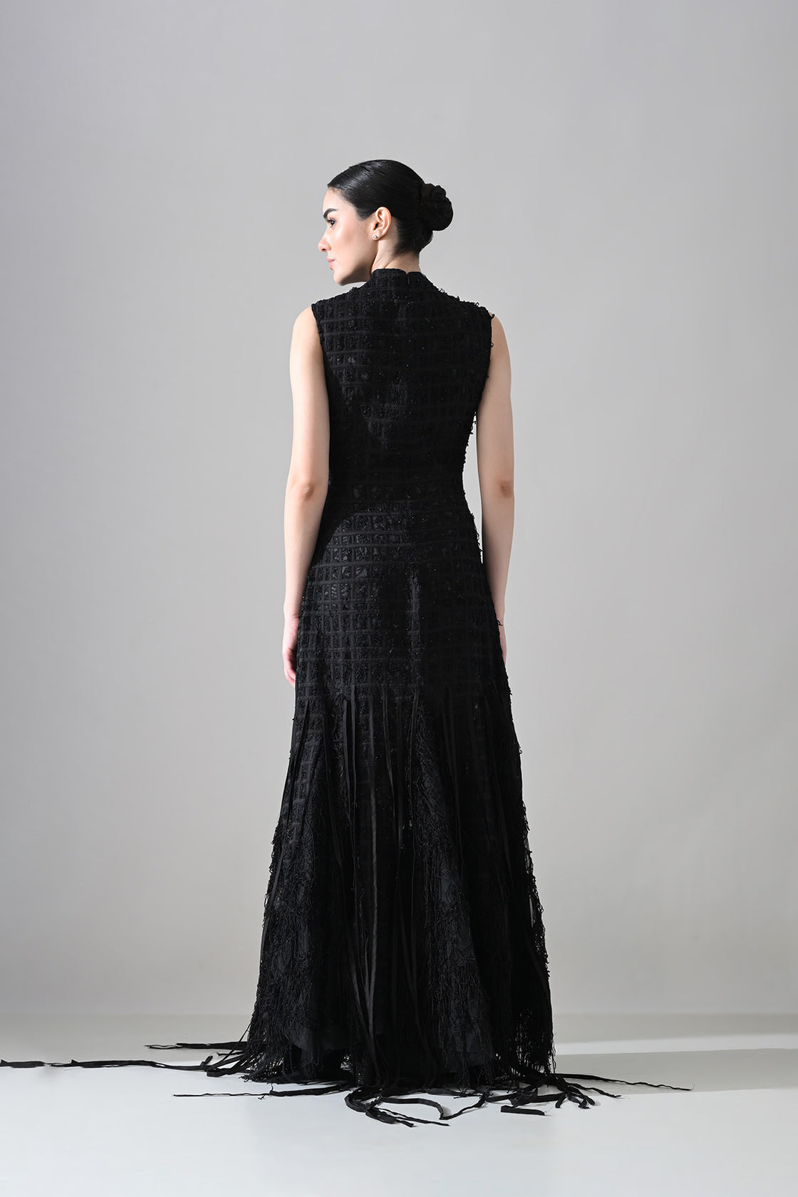 Black Sleeveless Grid-Textured Silhouette