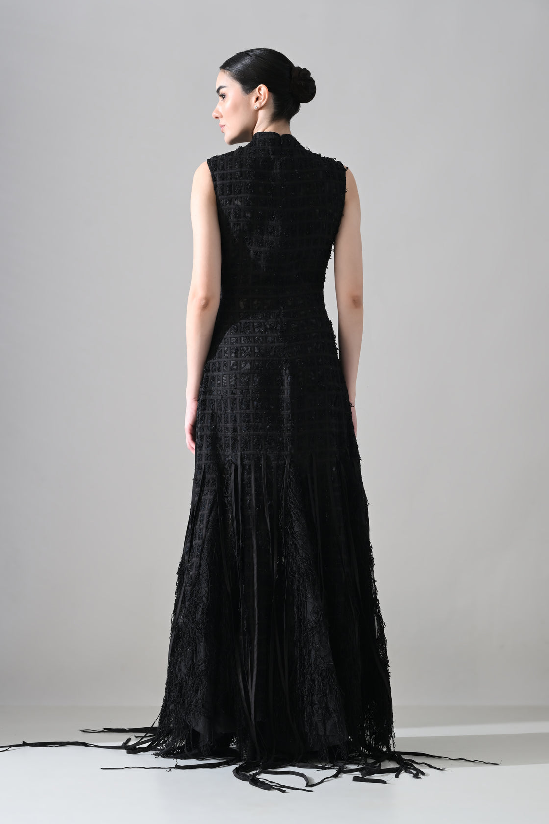 Black Sleeveless Grid-Textured Silhouette