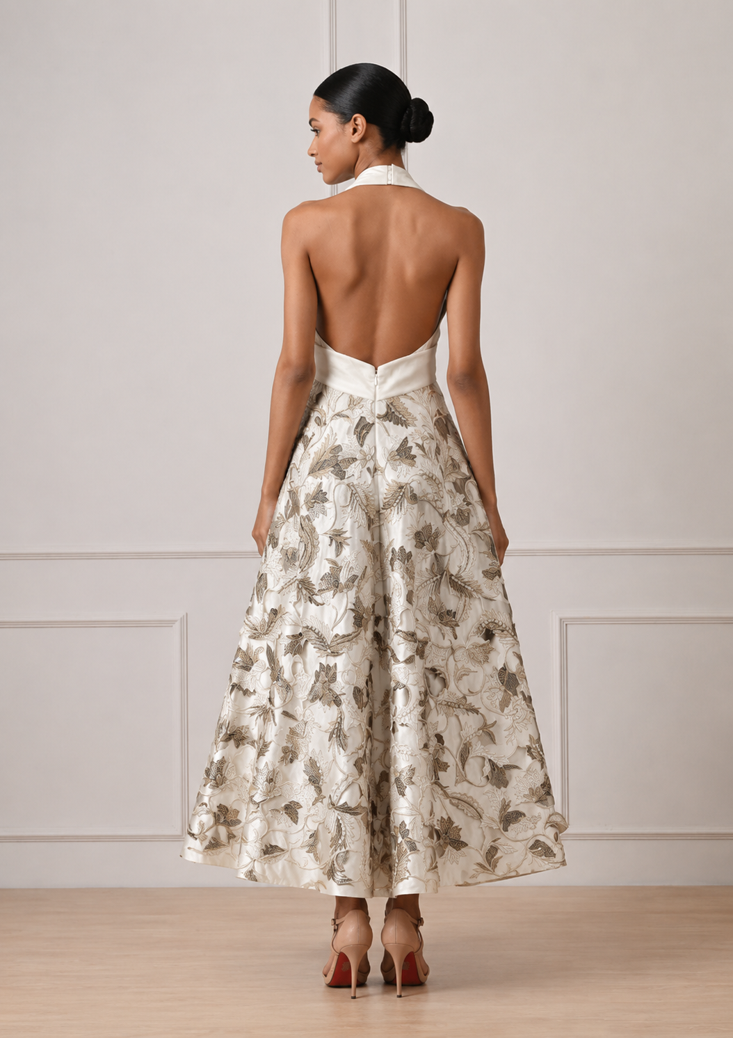 Backless neck gown