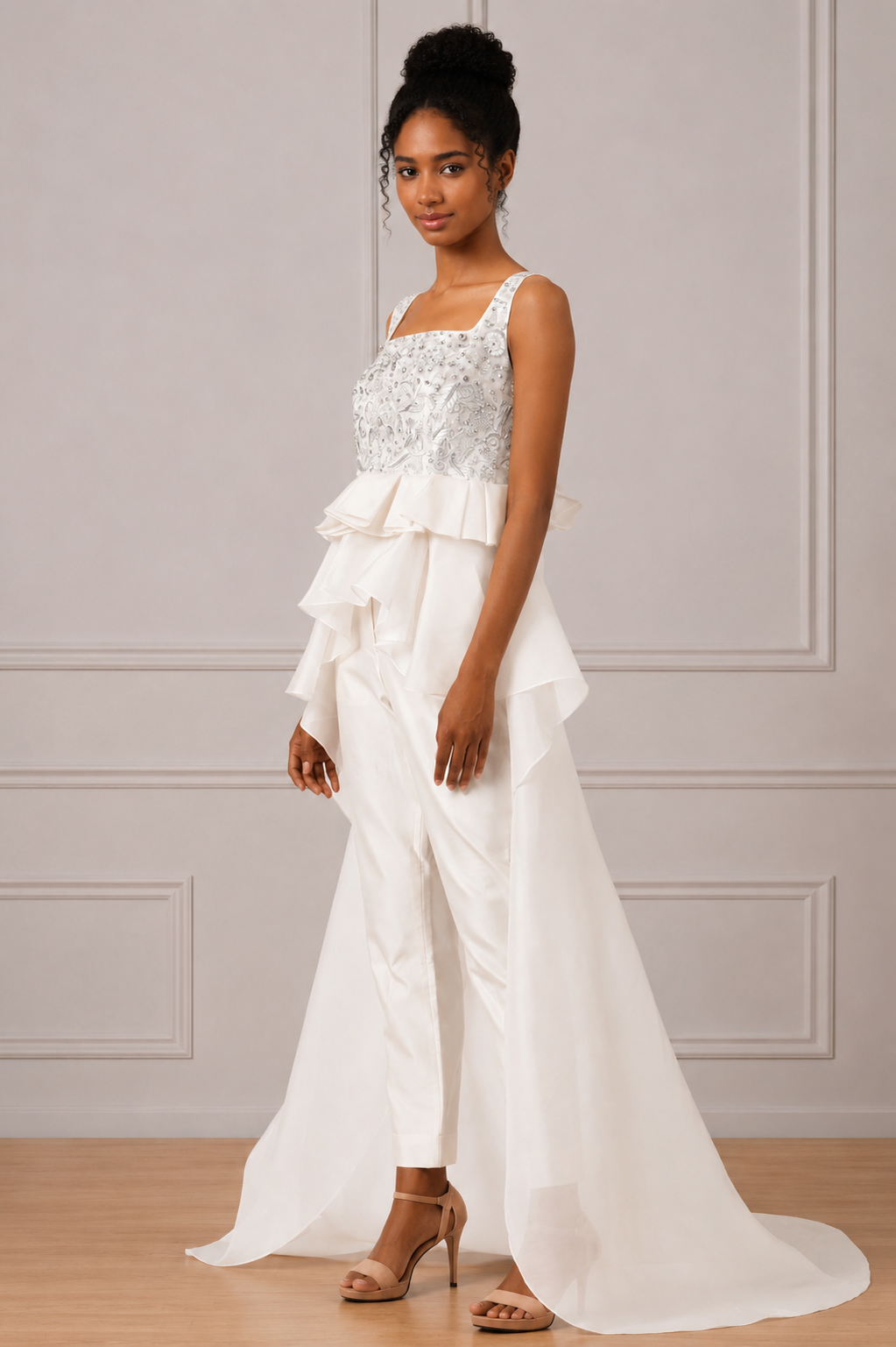 EMBROIDED TRAIL TOP