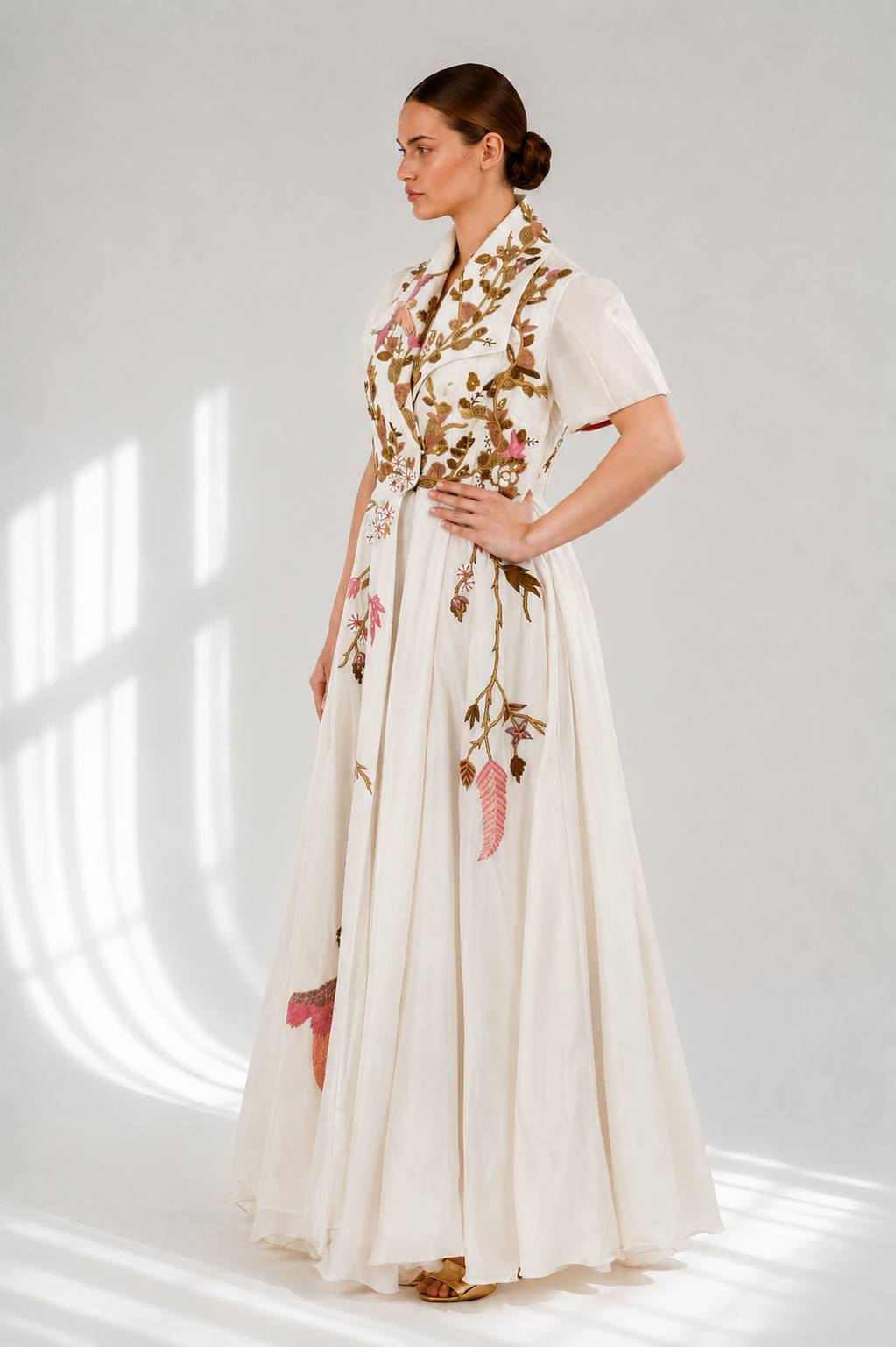 Cotton silk front open gown embroidered in silk yarn