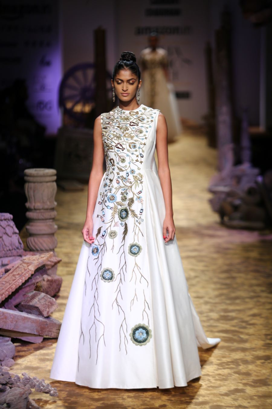 Attached Trail Gown - samantchauhan