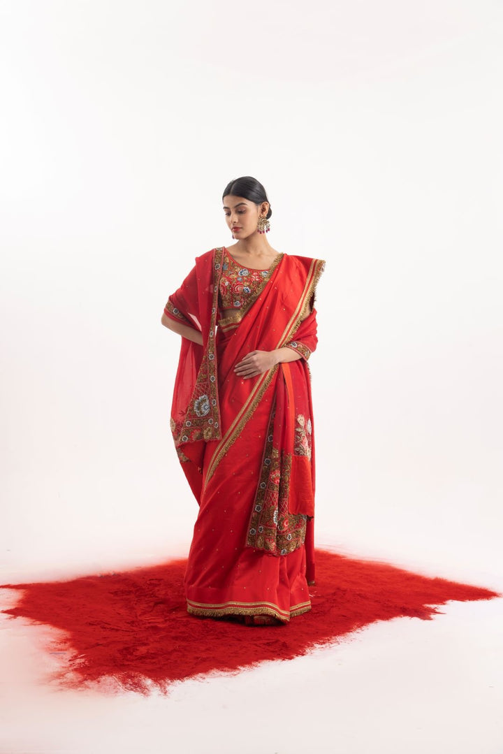 Luxurious 3 - piece set showcasing a red embroidered saree - samantchauhan Apparel &amp; Accessories