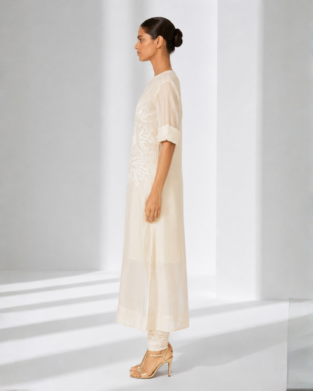Keyhole Embroidered Kurta