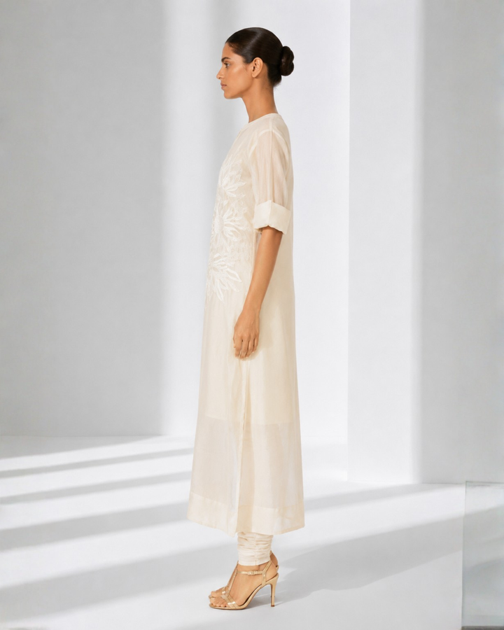Keyhole Embroidered Kurta