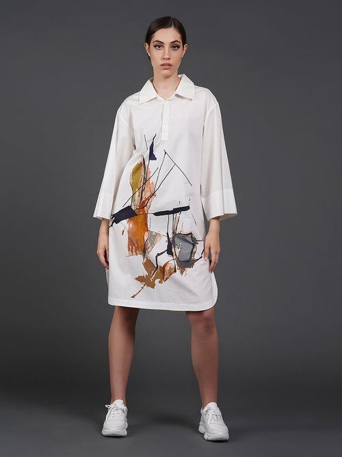 White cotton kurta showcasing abstract digital print in the front. - samantchauhan