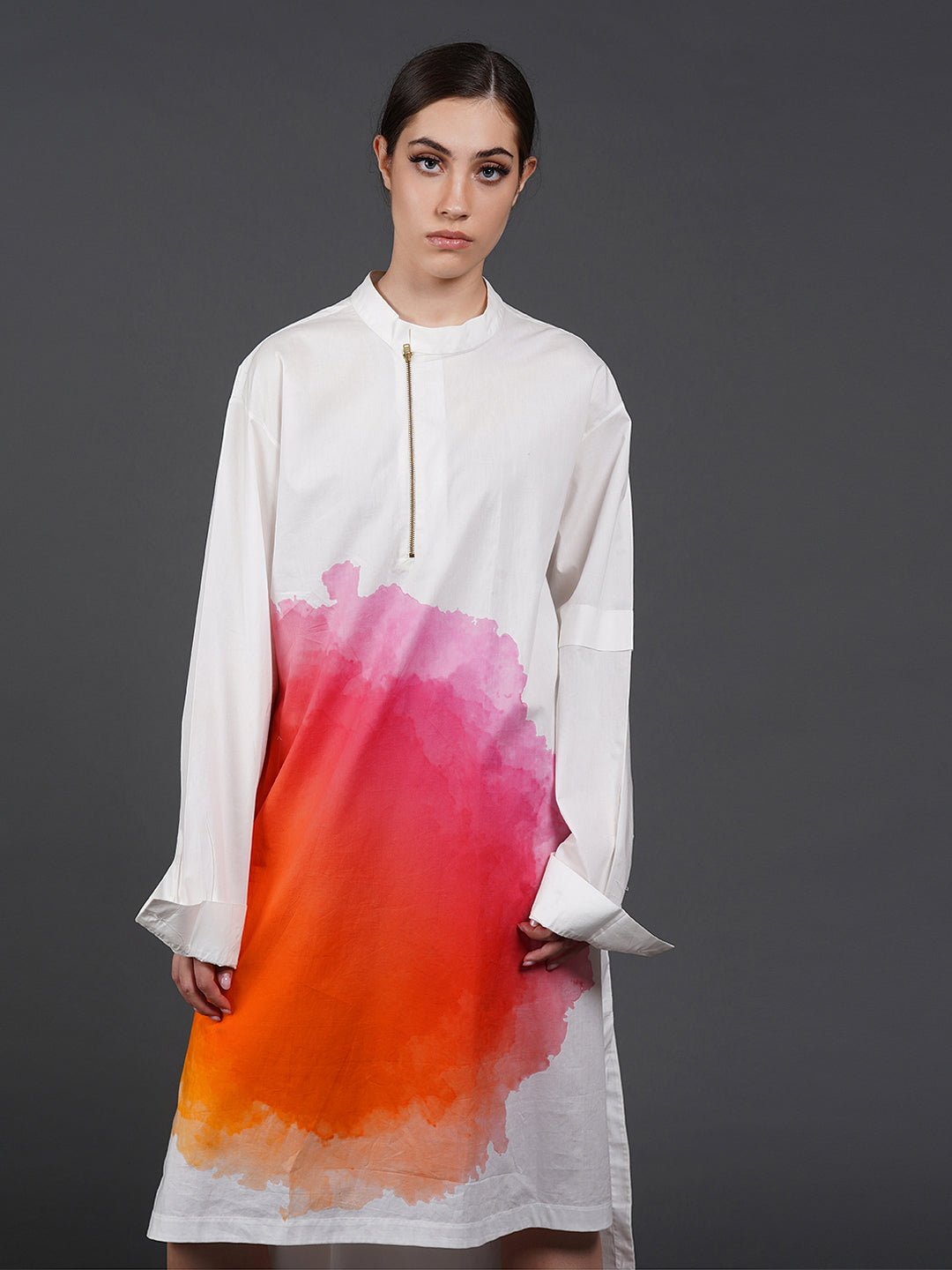 White cotton kurta showcasing abstract digital print in the front. - samantchauhan