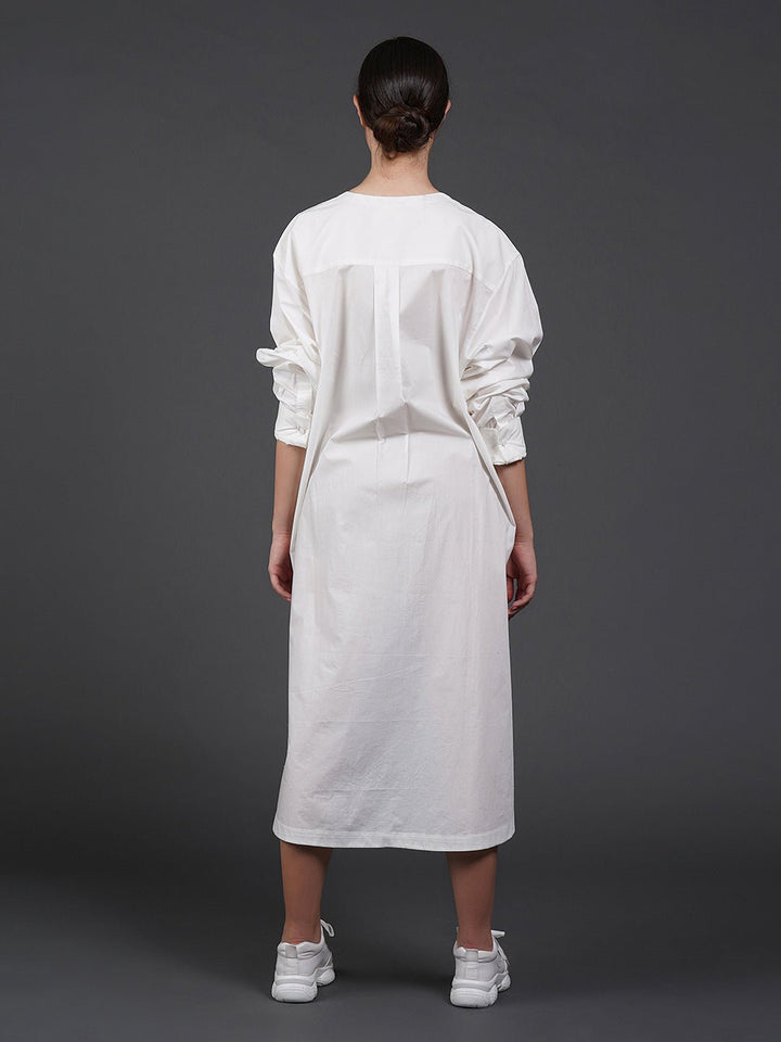 White cotton kurta showcasing abstract digital print in the front. - samantchauhan