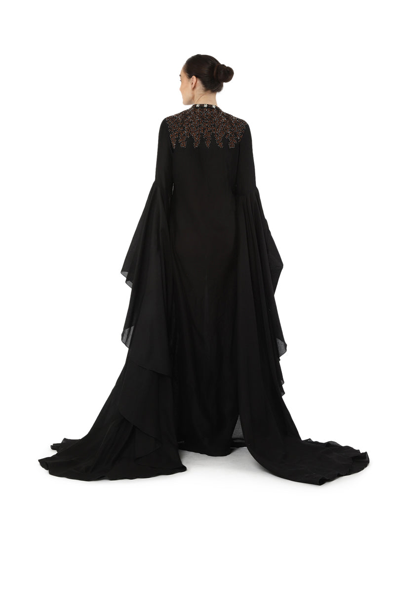 Elongated sleeves gown