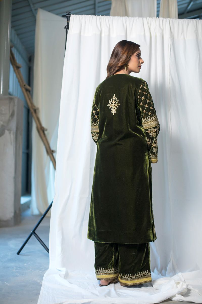 Maroon Velvet Suit with Pakistani Pant | Kurta designs, Velvet dress  design, Velvet suit