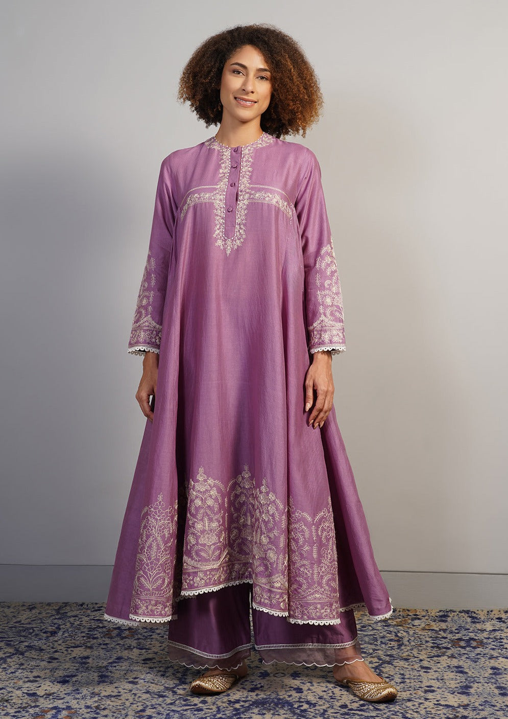 An alluring lavender, A-line, zero neck cotton silk suit set
