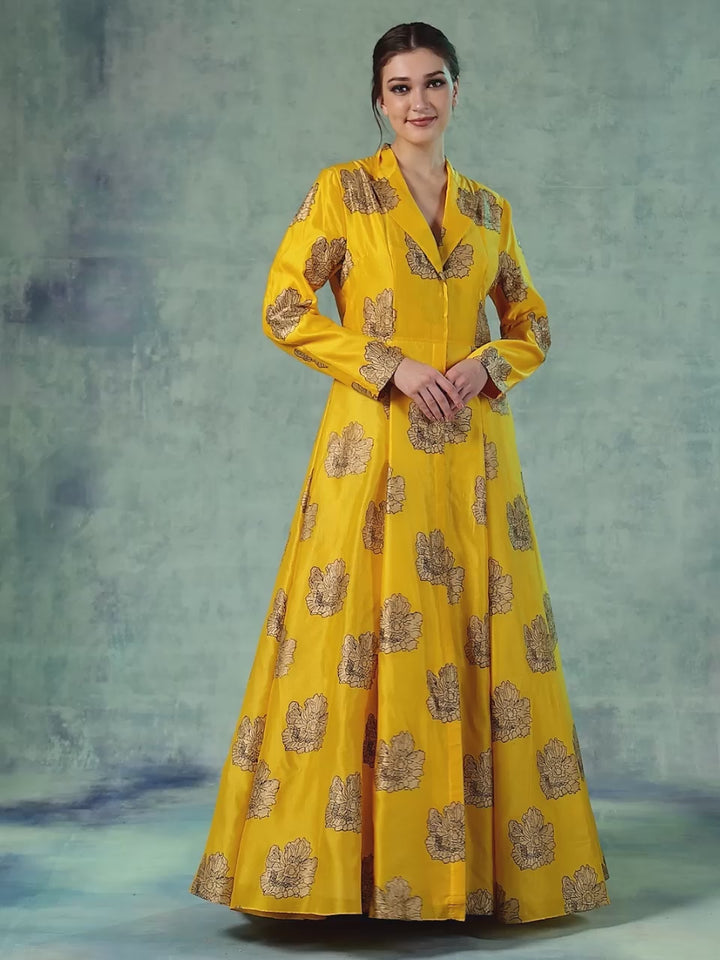 A Collared Neck Cotton Silk Gown