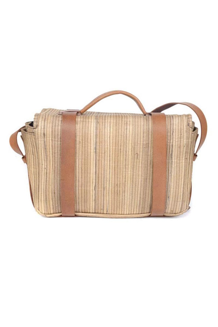 Camera Shoulder Bag - samantchauhan