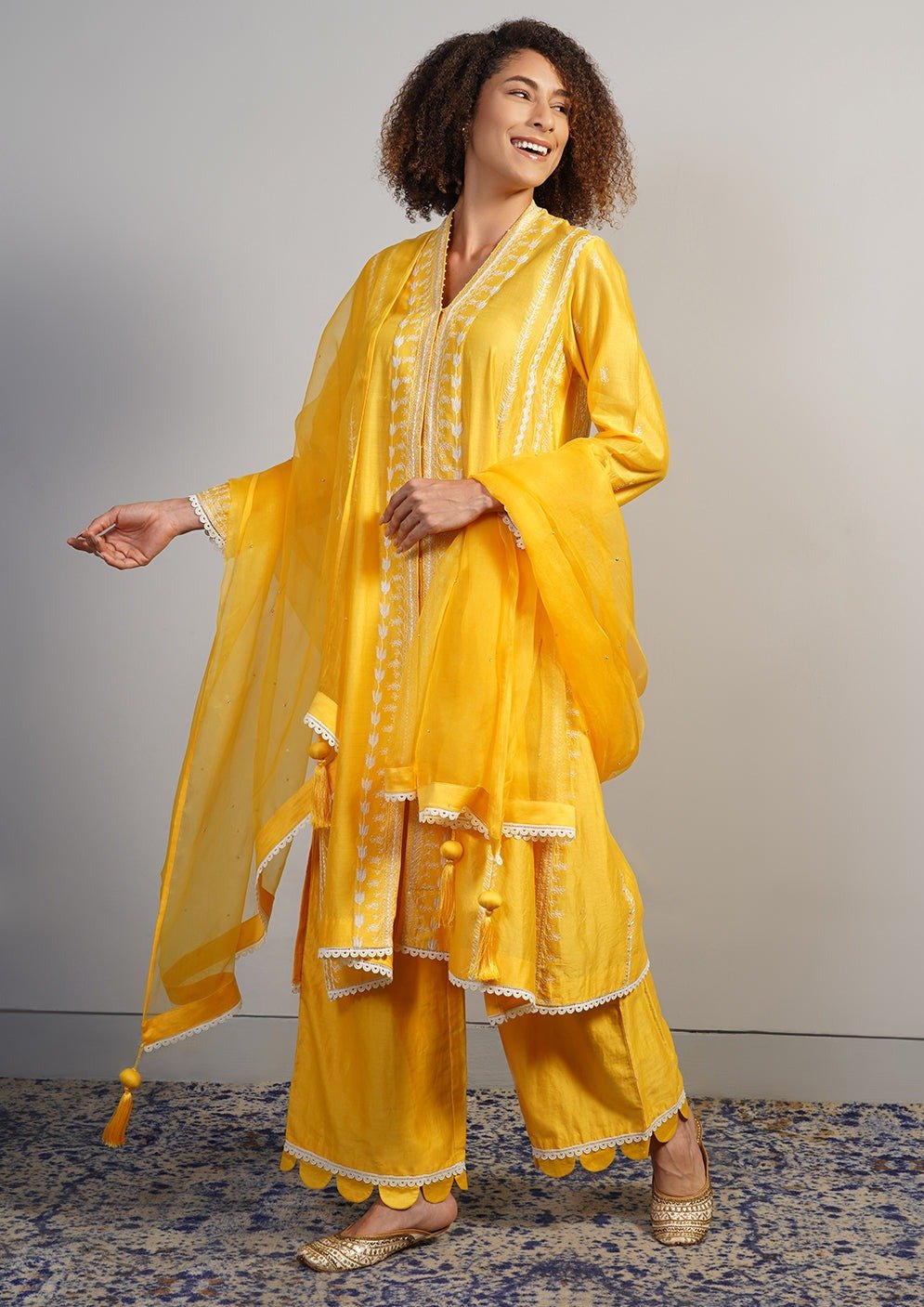 Cotton silk suit set adorned with intricate Aari embroidery - samantchauhan Apparel & Accessories