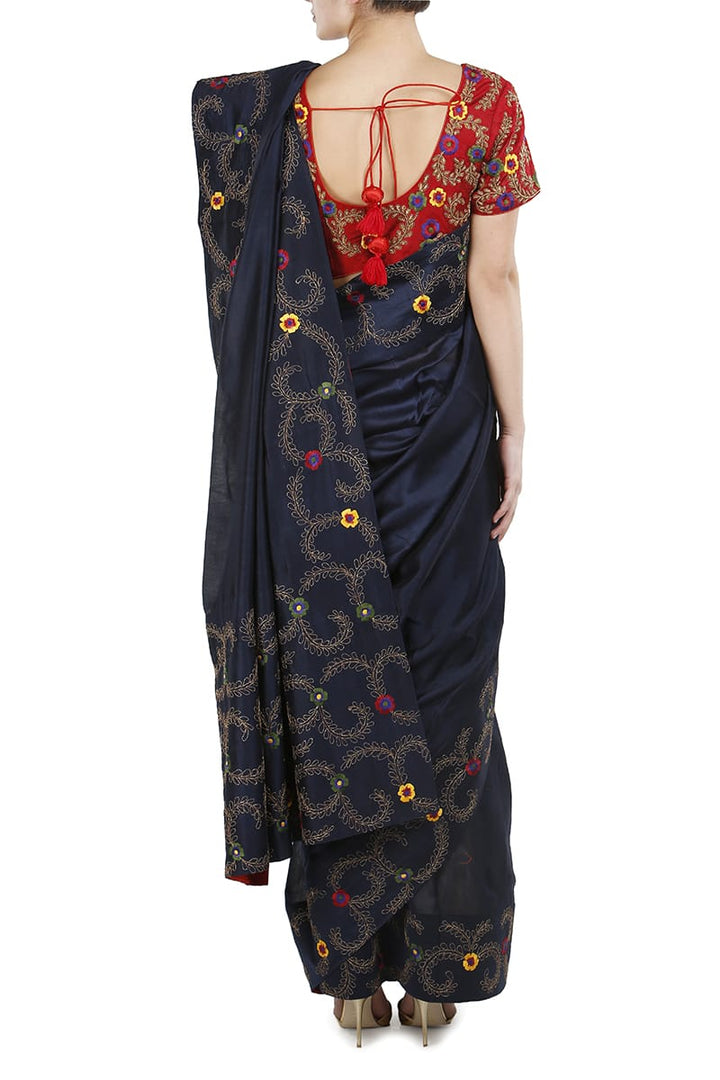 Embroidereed Saree &amp; Blouse Set - samantchauhan