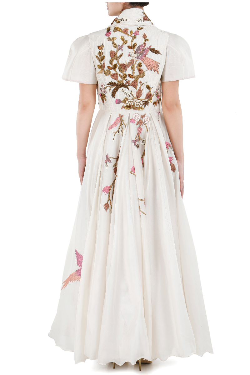Cotton silk front open gown embroidered in silk yarn