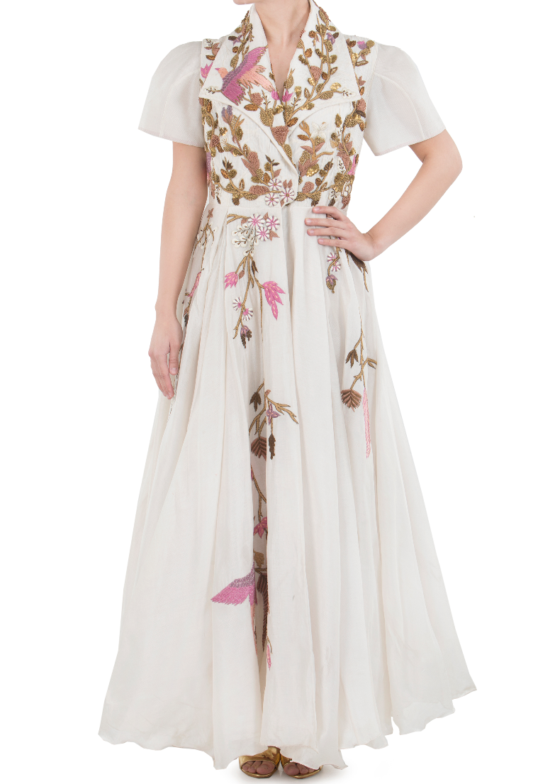 Cotton silk front open gown embroidered in silk yarn