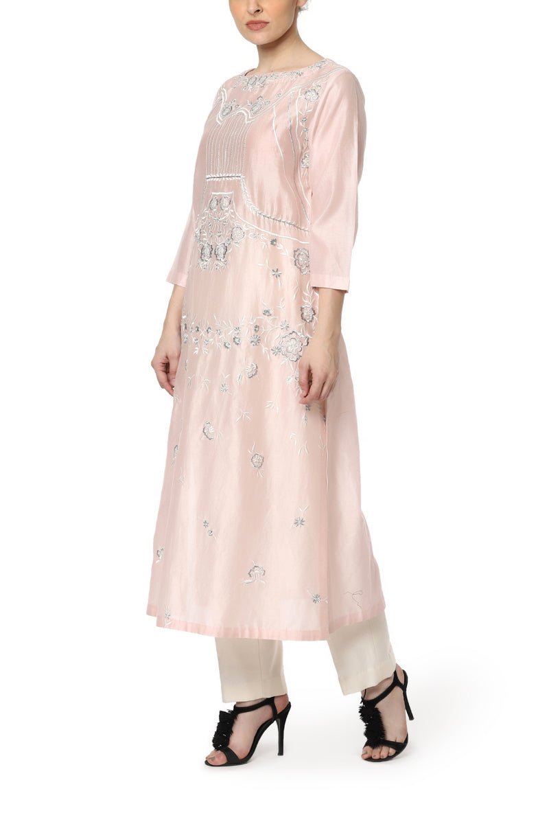 Kurta with Flower Embroidery - samantchauhan