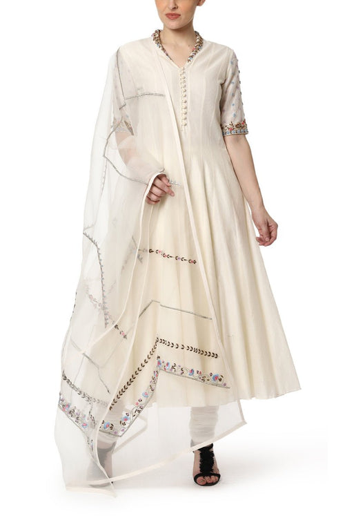 Kurta with Sleeve and Neck Detailing - samantchauhan