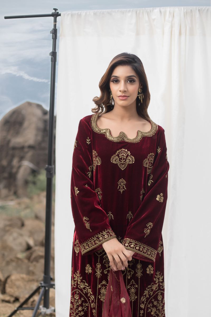 Velvet suit set adorned with zari and appliqué work and paired with organza Dupatta - samantchauhan Apparel & Accessories